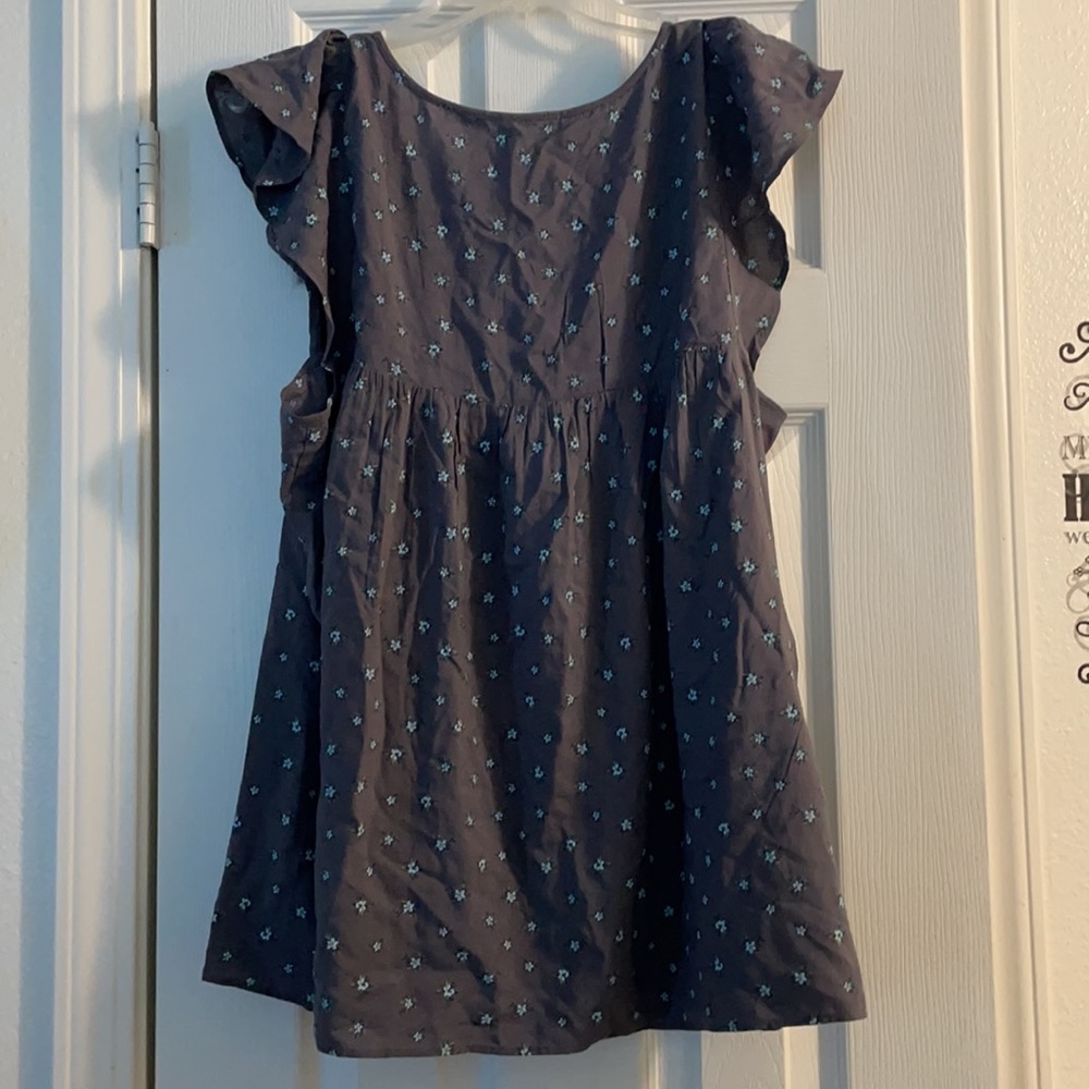 Women’s Top - Picture 4 of 8
